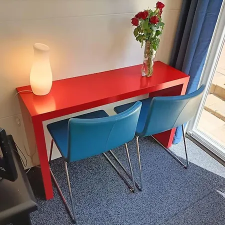 With Two Beds & Terrace Apartment *